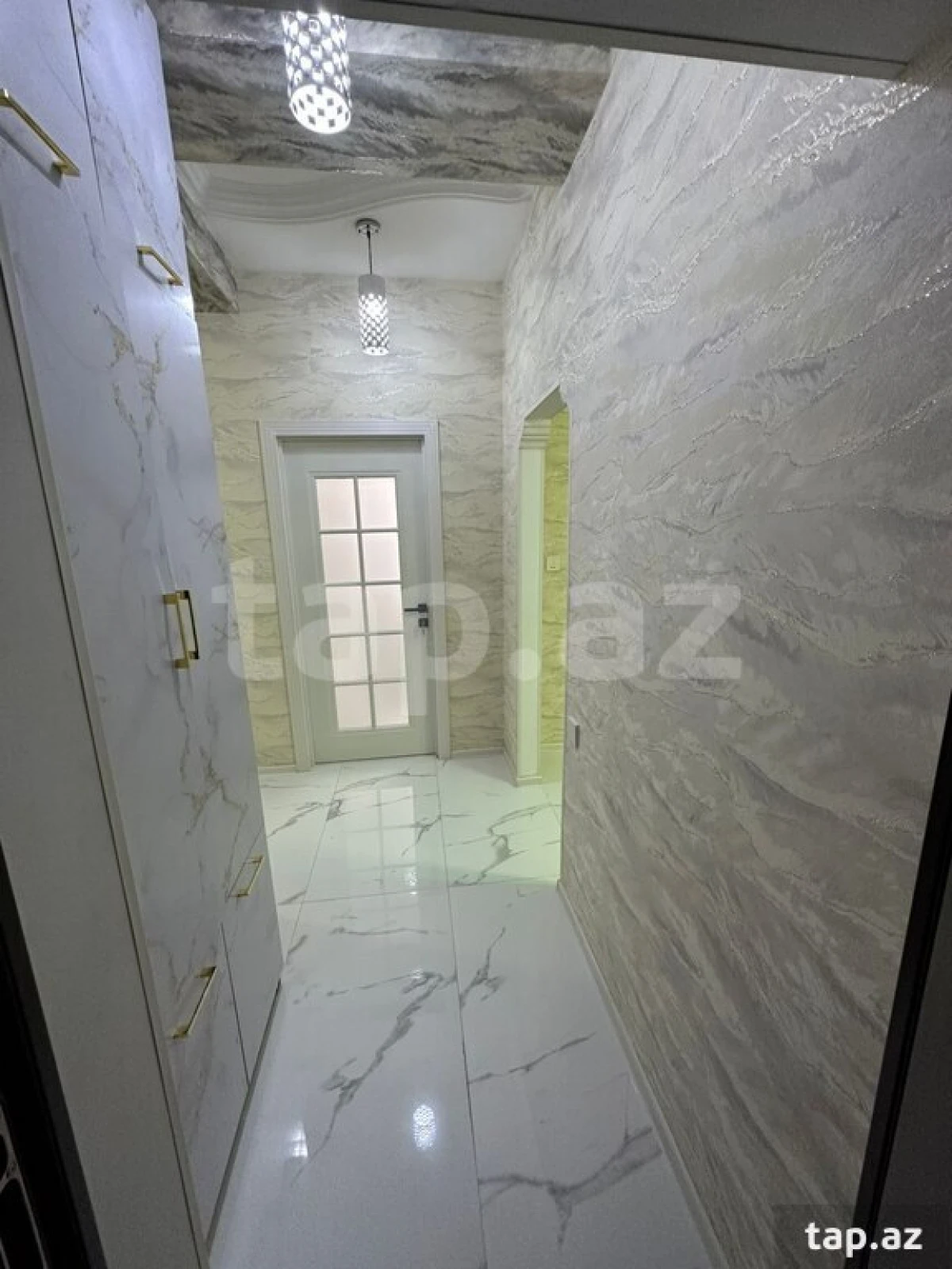 Satılır 2 otaqlı yeni tikili 60 m²