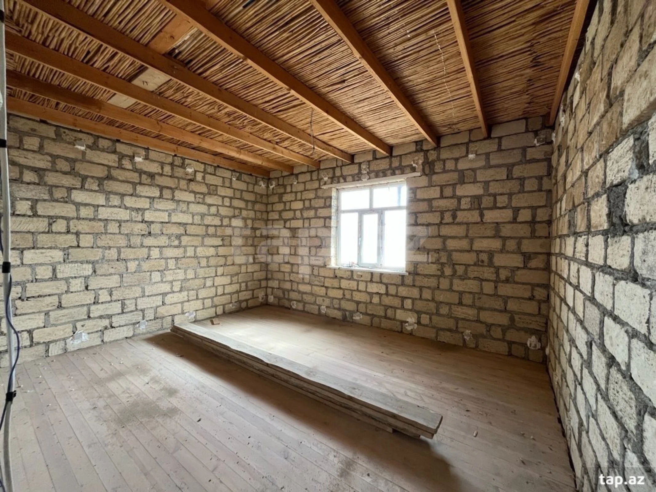 Satılır 4 otaqlı həyət evi