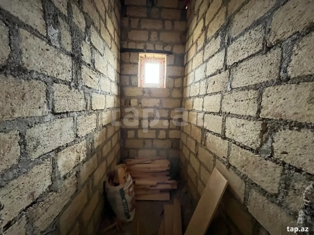 Satılır 4 otaqlı həyət evi