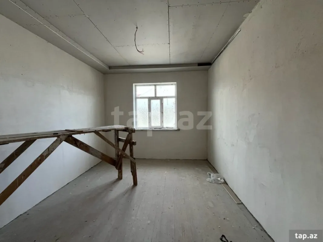 Satılır 4 otaqlı həyət evi