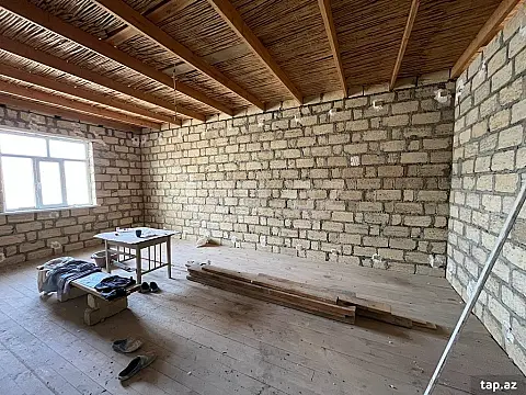 Satılır 4 otaqlı həyət evi
