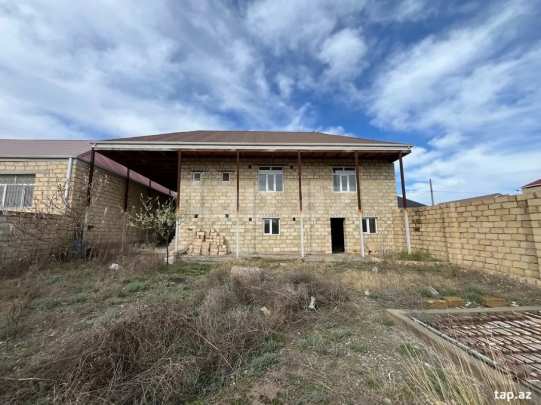 Satılır 4 otaqlı həyət evi