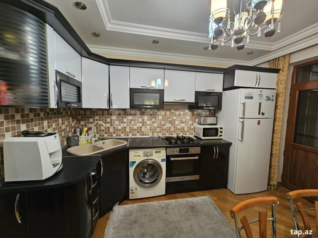 Satılır 4 otaqlı yeni tikili 156 m²