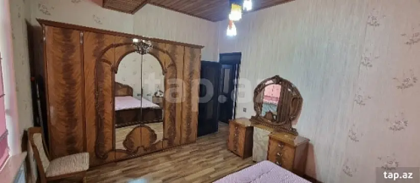 Satılır 4 otaqlı həyət evi