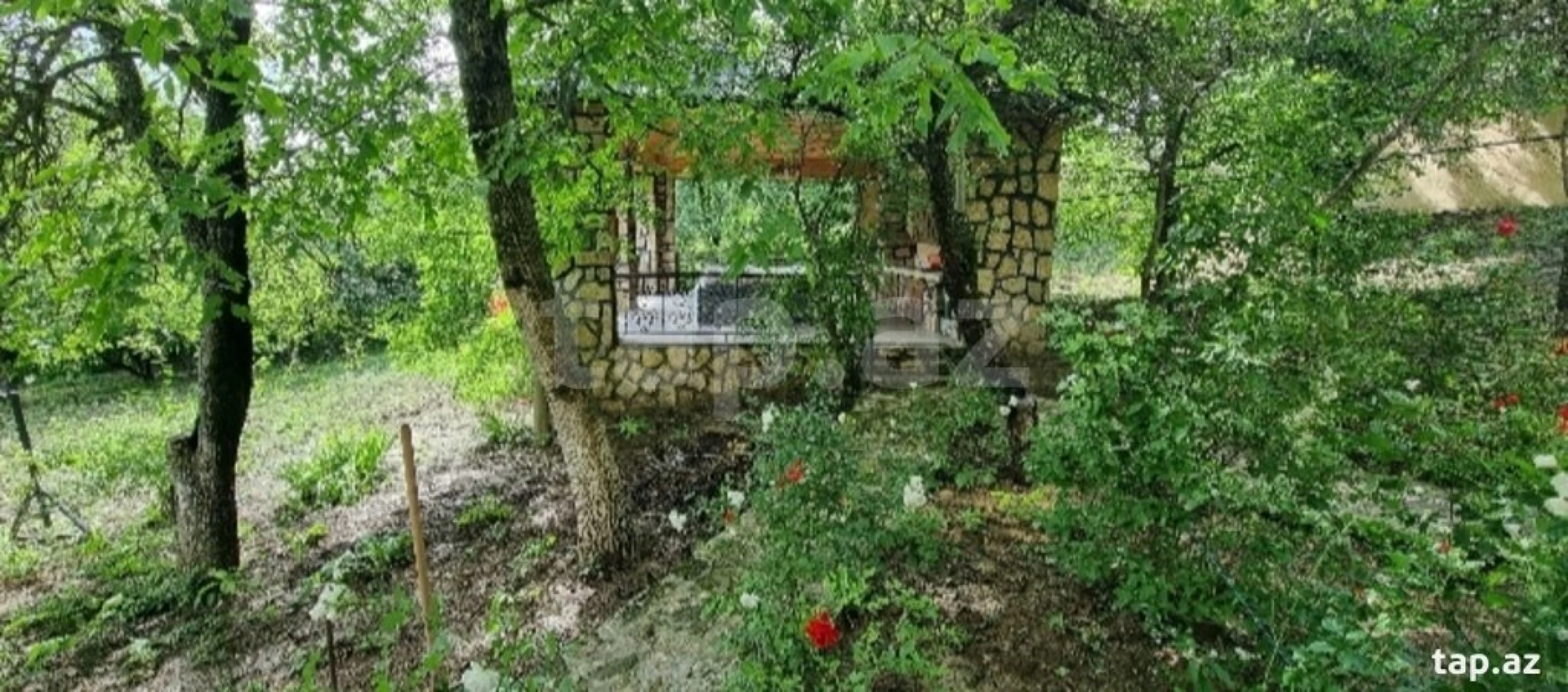 Satılır 4 otaqlı həyət evi