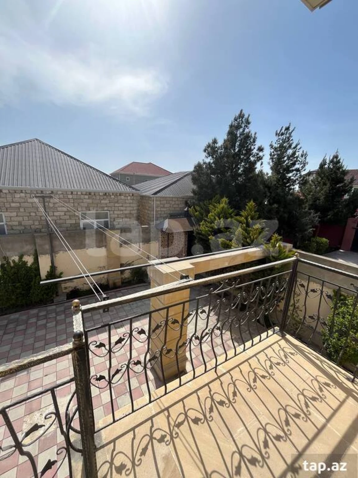 Satılır 5 otaqlı həyət evi