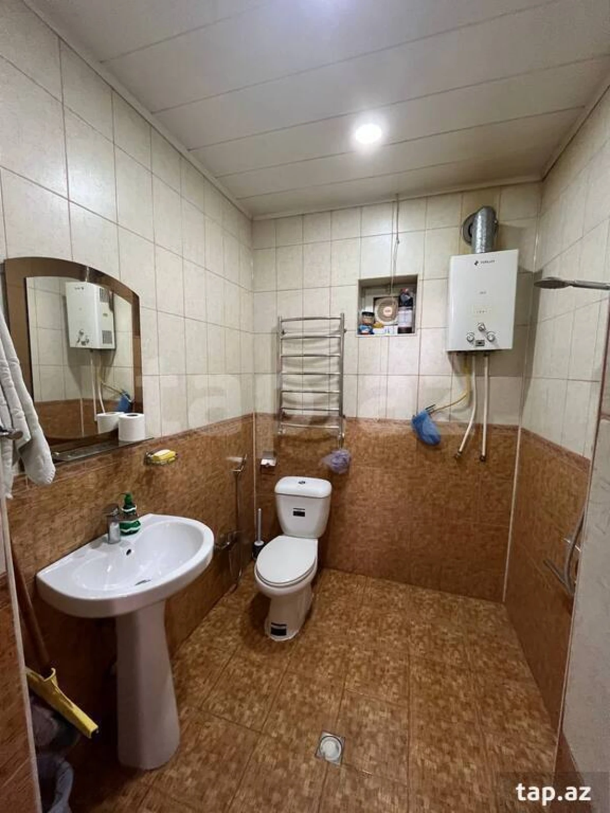 Satılır 5 otaqlı həyət evi