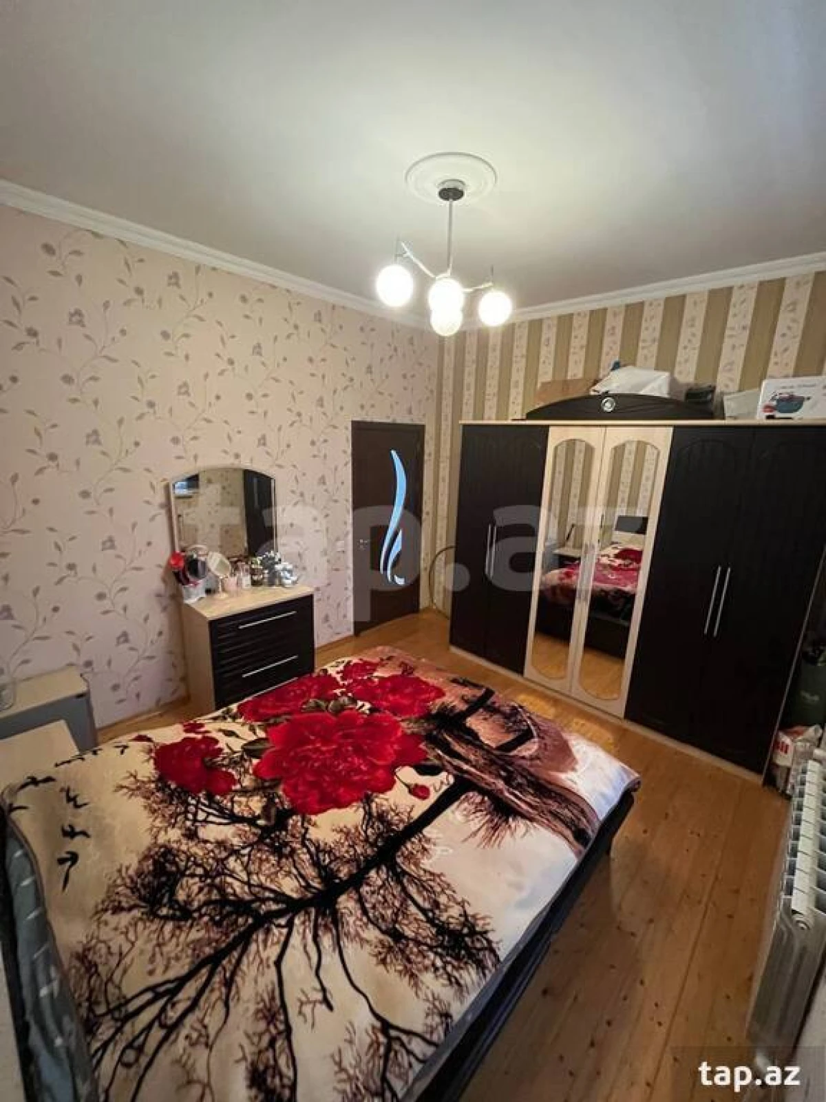 Satılır 5 otaqlı həyət evi