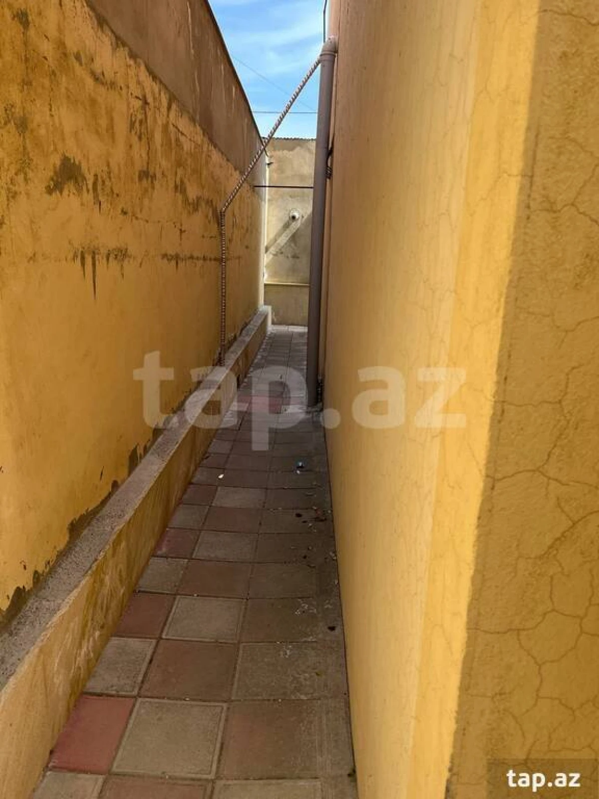 Satılır 5 otaqlı həyət evi