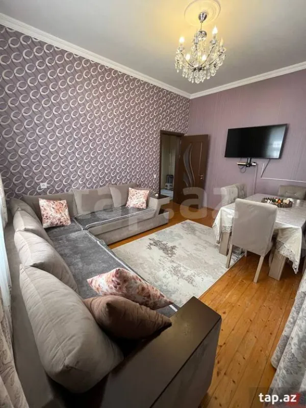 Satılır 5 otaqlı həyət evi