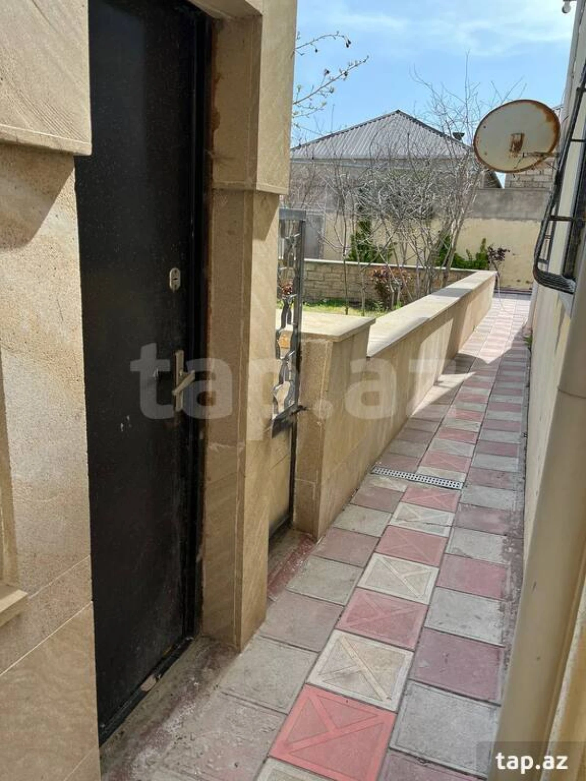 Satılır 5 otaqlı həyət evi