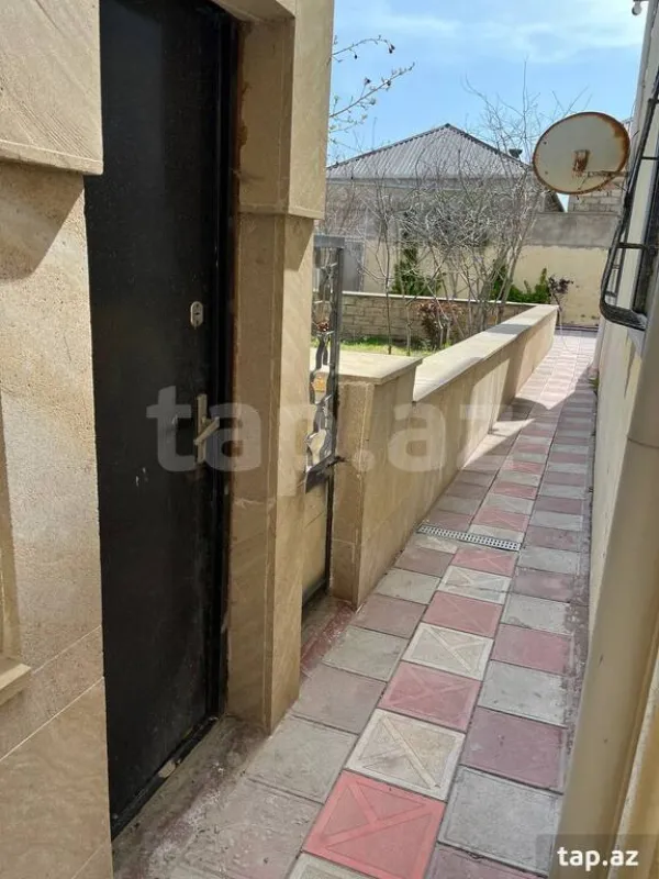 Satılır 5 otaqlı həyət evi