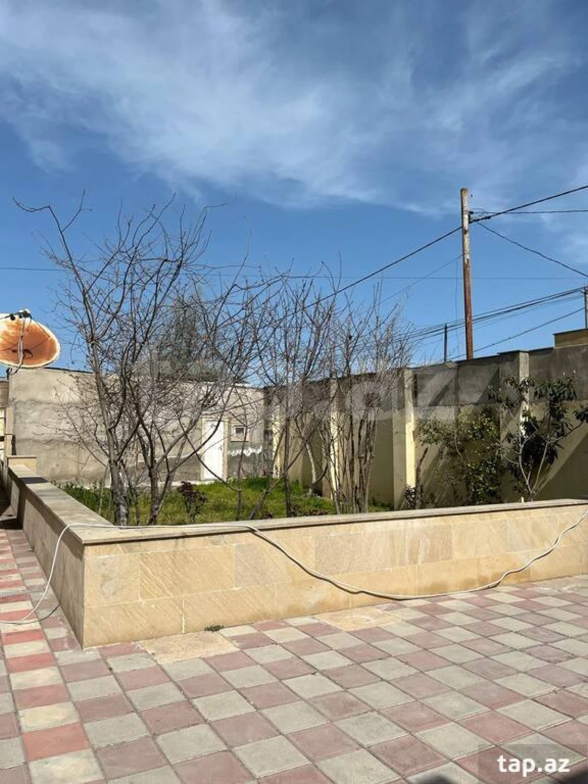 Satılır 5 otaqlı həyət evi