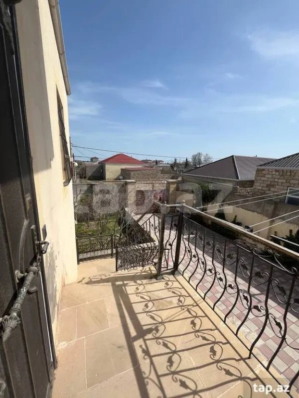 Satılır 5 otaqlı həyət evi