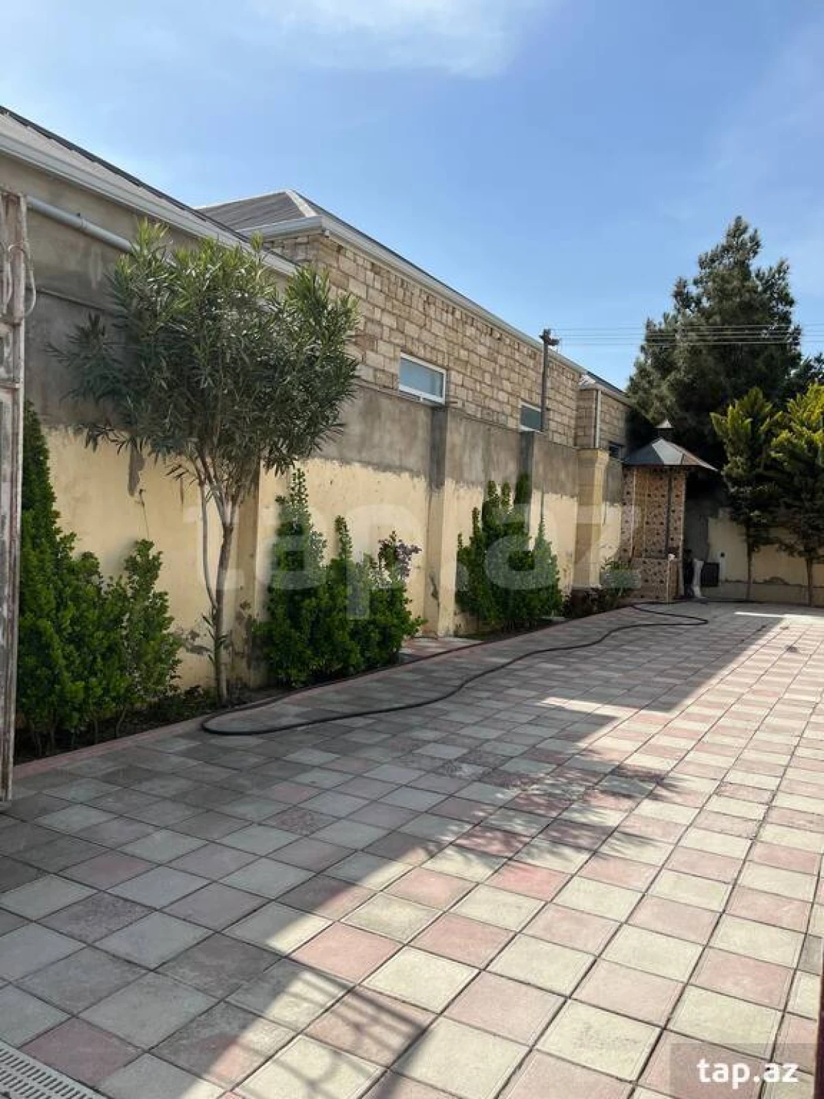 Satılır 5 otaqlı həyət evi