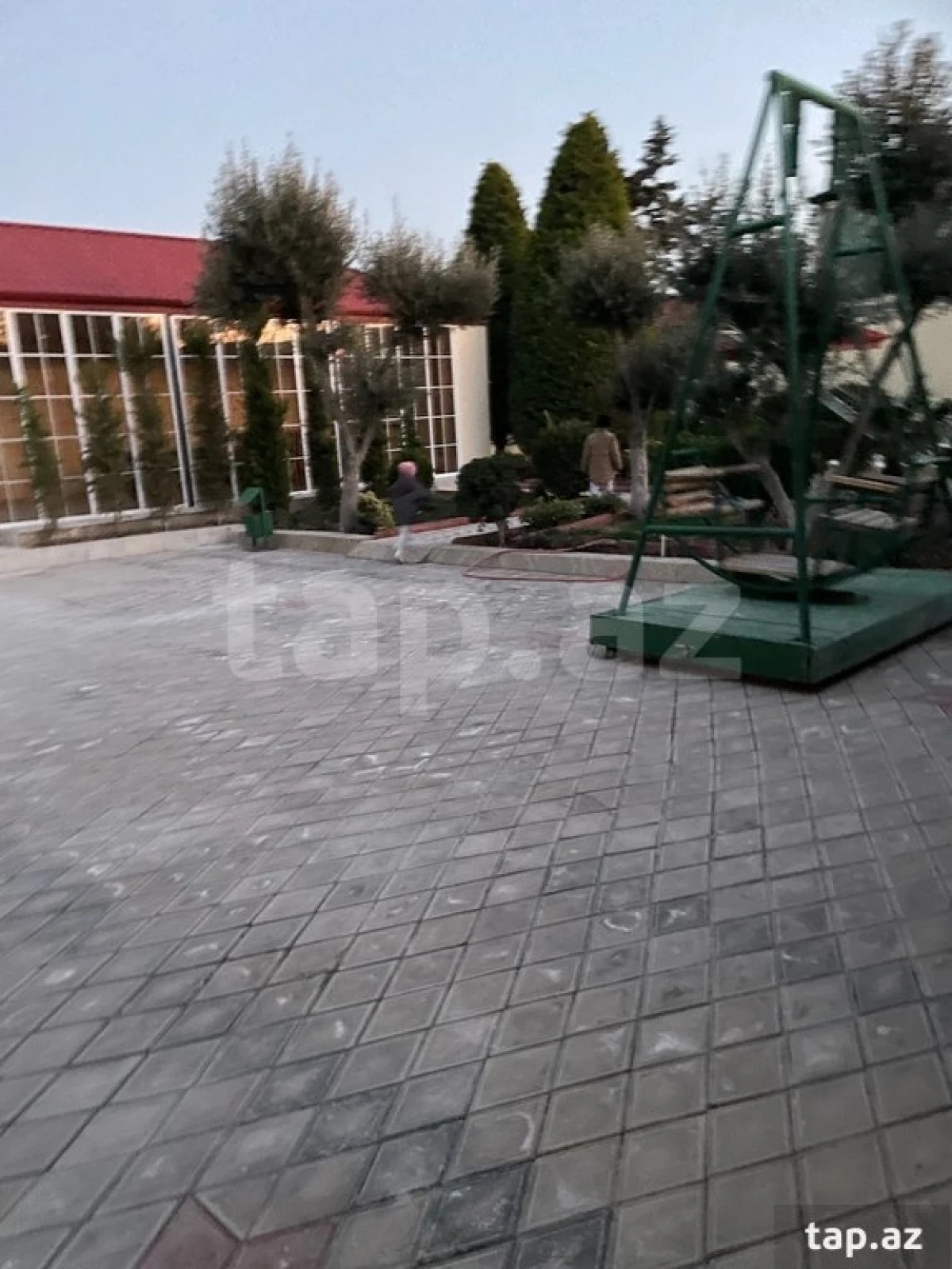 Kirayə verilir 6 otaqlı həyət evi