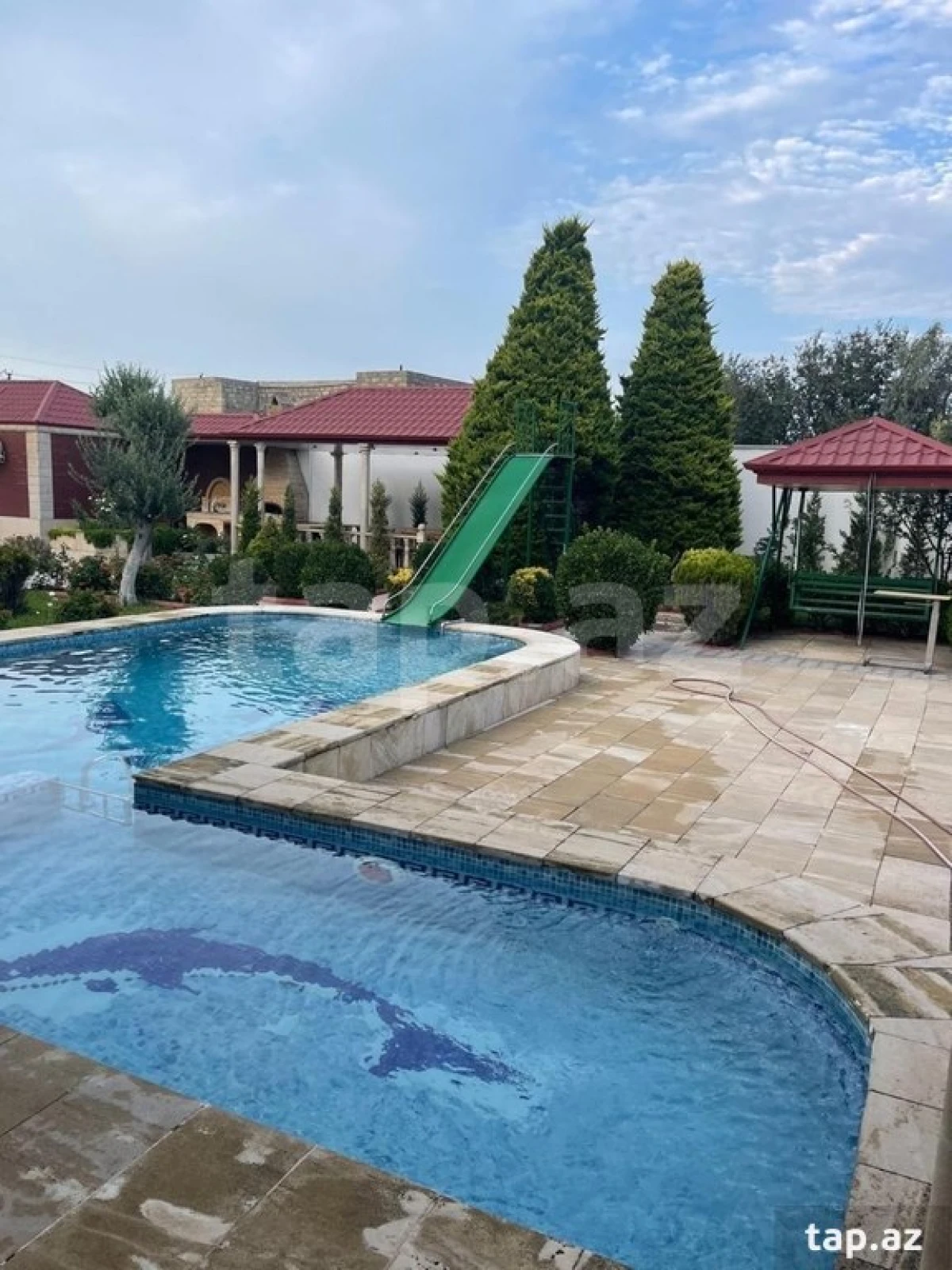 Kirayə verilir 6 otaqlı həyət evi