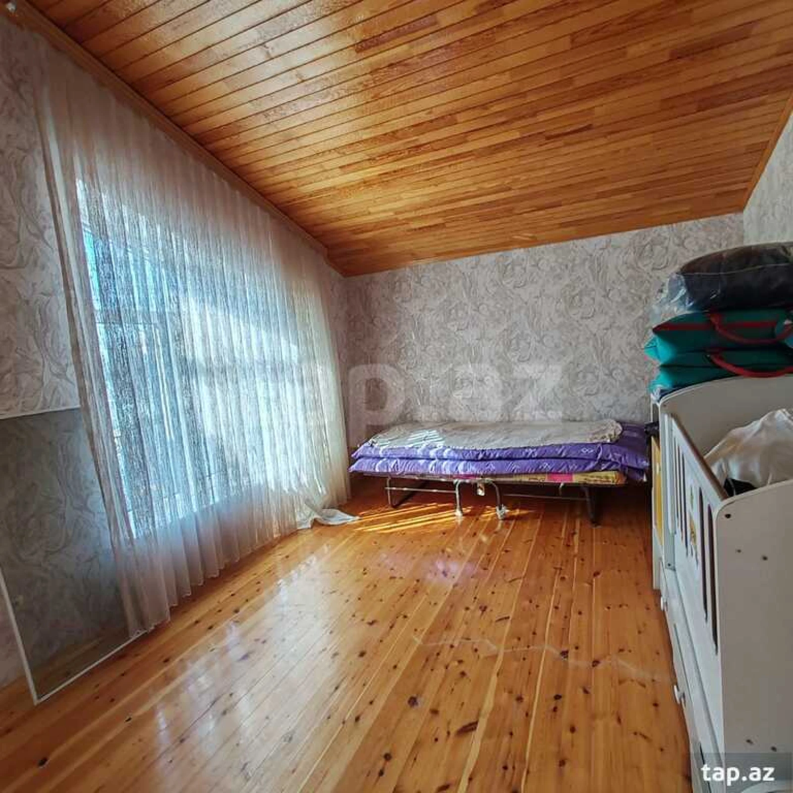 Satılır 6 otaqlı həyət evi