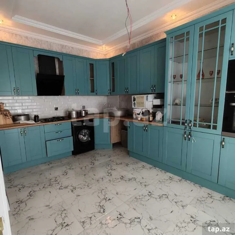 Satılır 6 otaqlı həyət evi