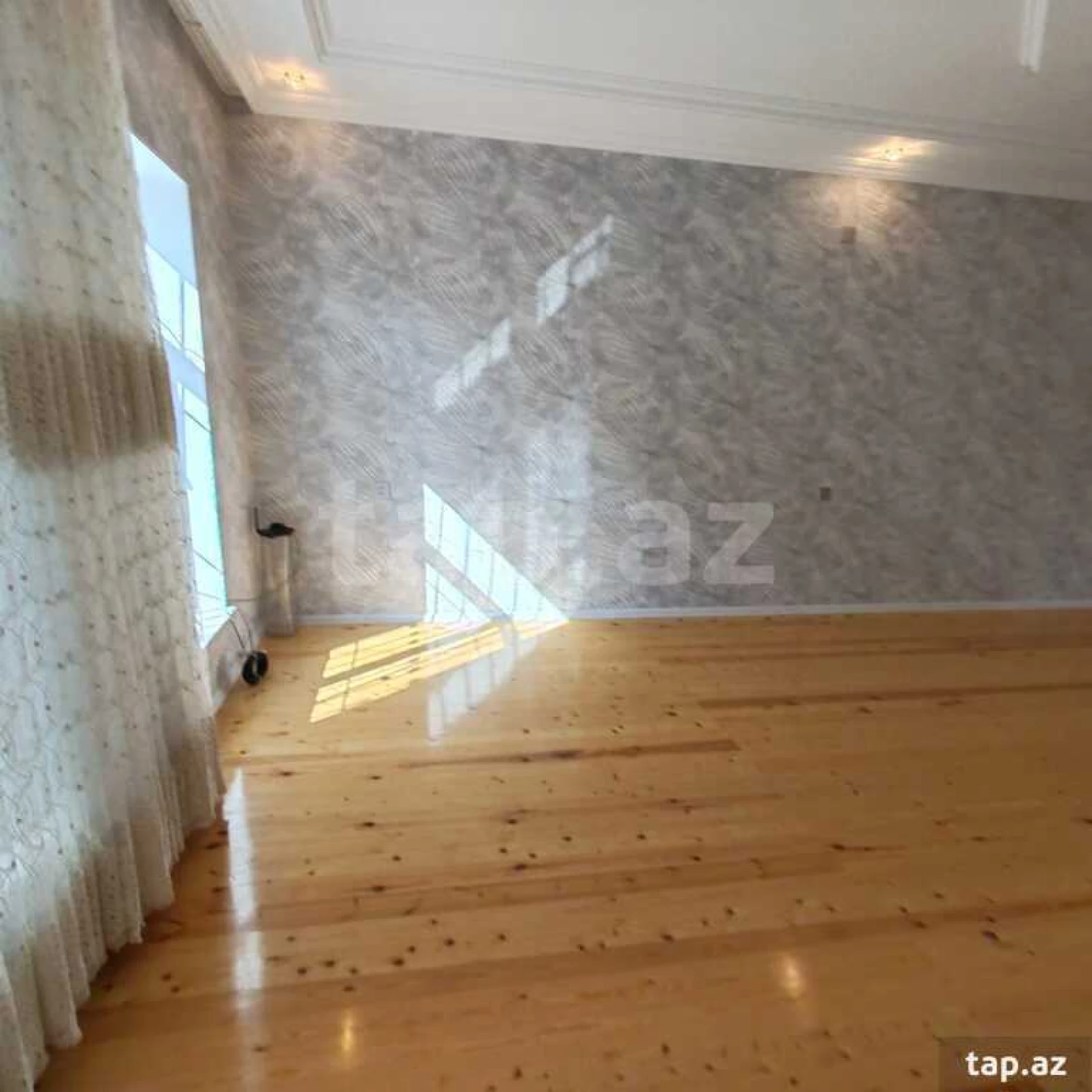 Satılır 6 otaqlı həyət evi