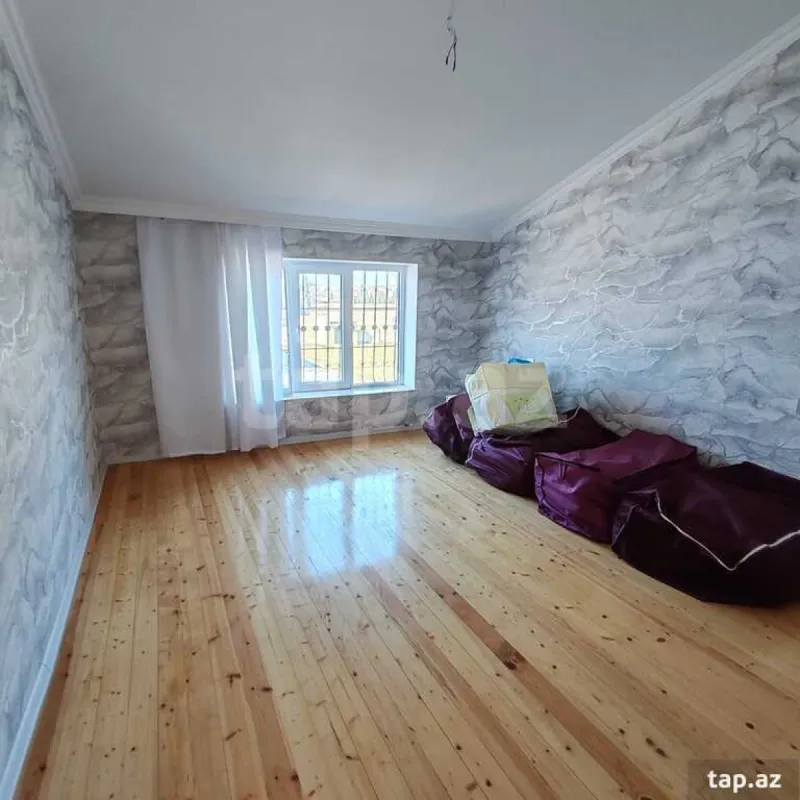 Satılır 6 otaqlı həyət evi