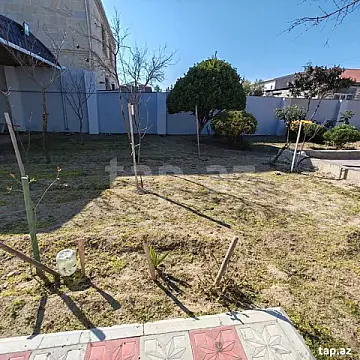 Satılır 6 otaqlı həyət evi