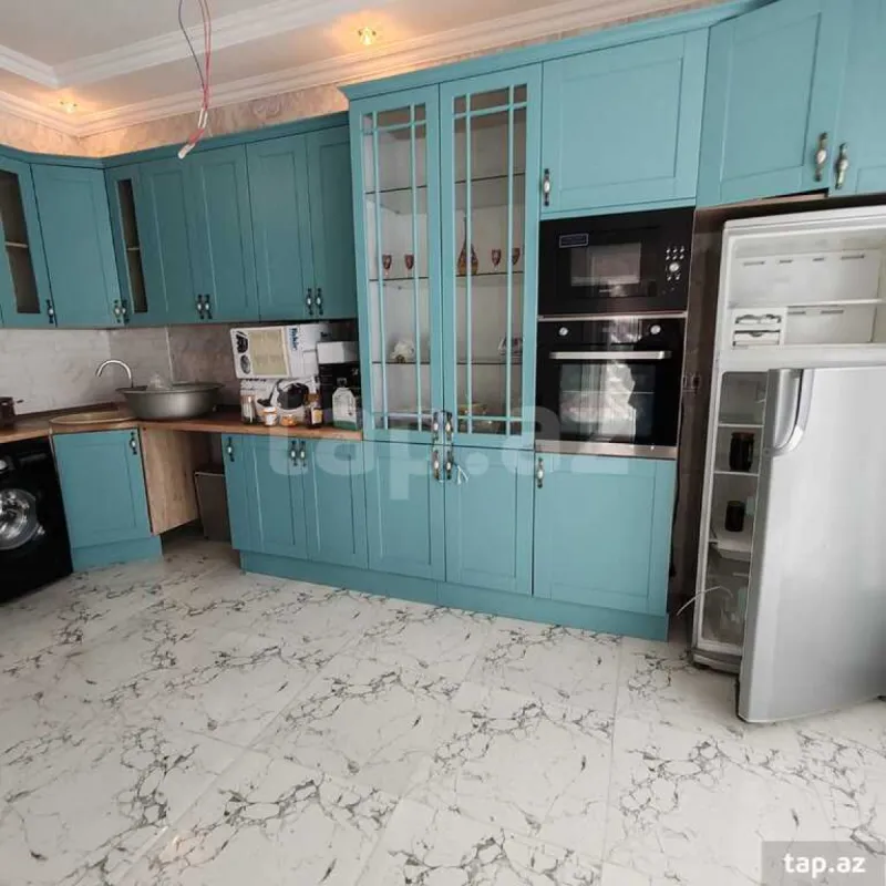 Satılır 6 otaqlı həyət evi