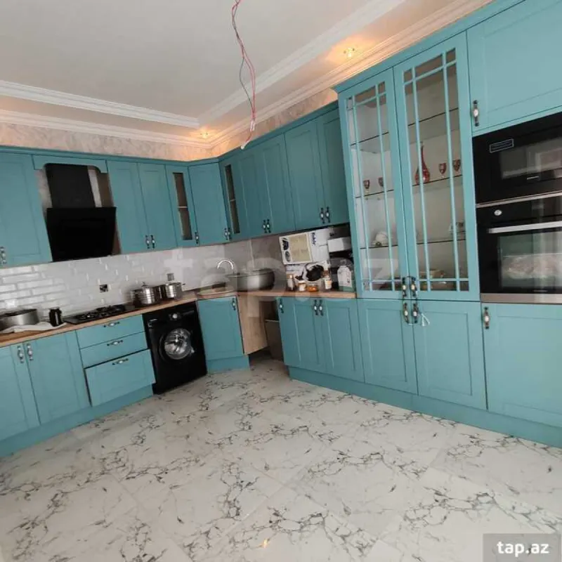 Satılır 6 otaqlı həyət evi