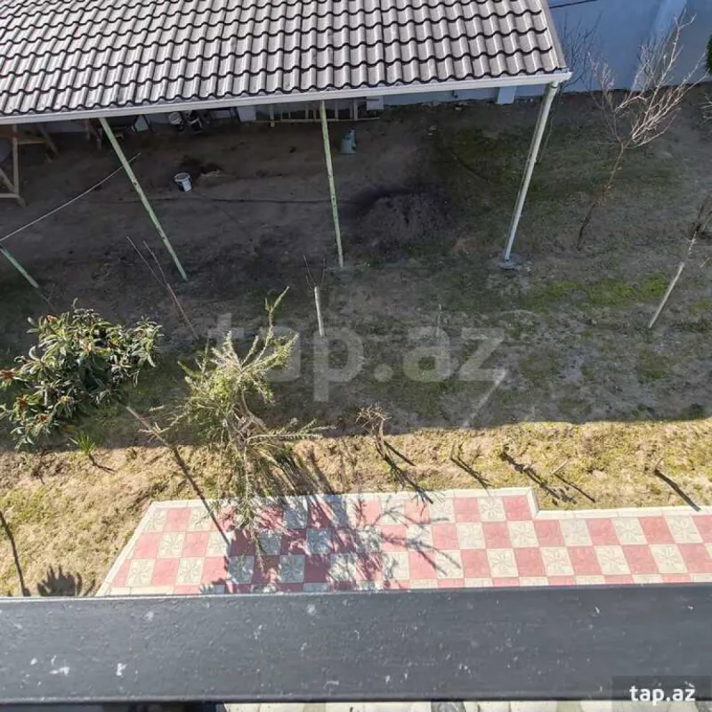 Satılır 6 otaqlı həyət evi