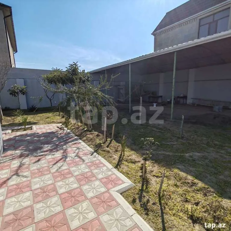 Satılır 6 otaqlı həyət evi