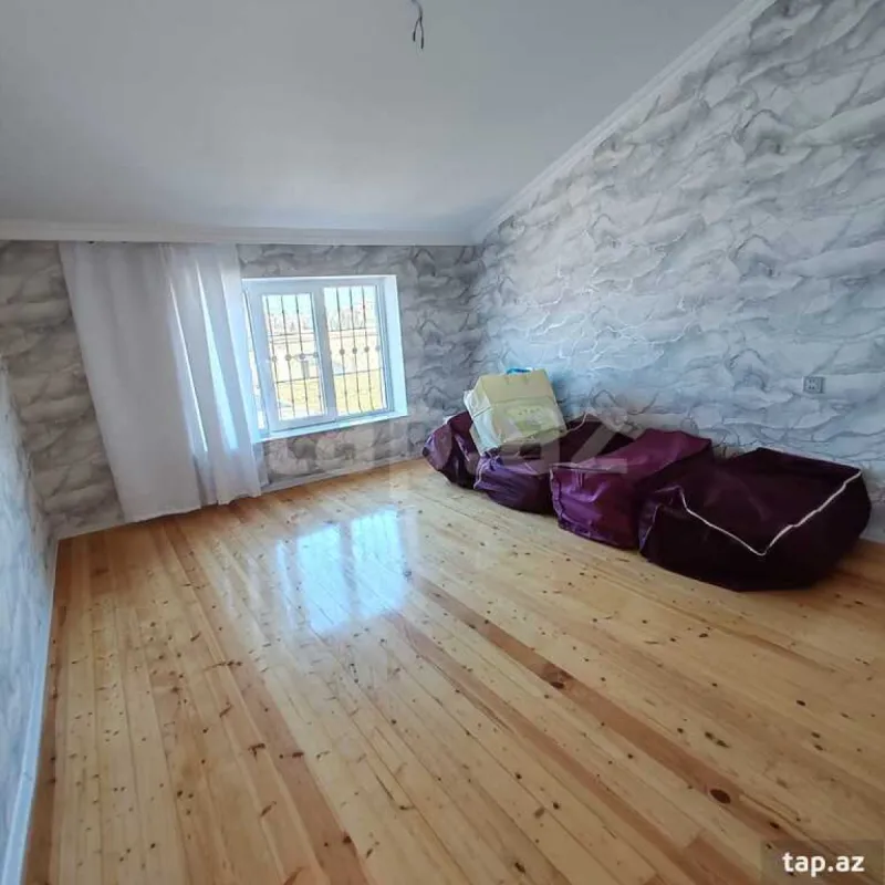 Satılır 6 otaqlı həyət evi