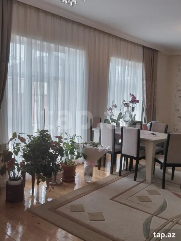 Satılır 5 otaqlı həyət evi