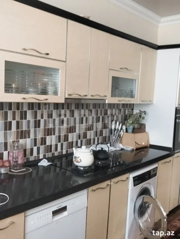 Satılır 5 otaqlı həyət evi