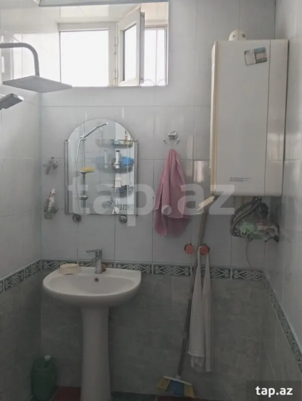 Satılır 5 otaqlı həyət evi