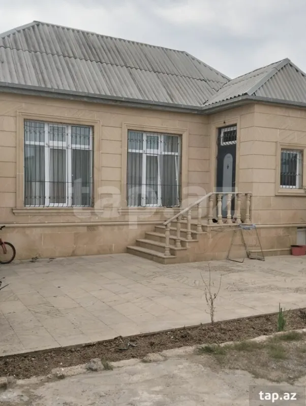 Satılır 5 otaqlı həyət evi