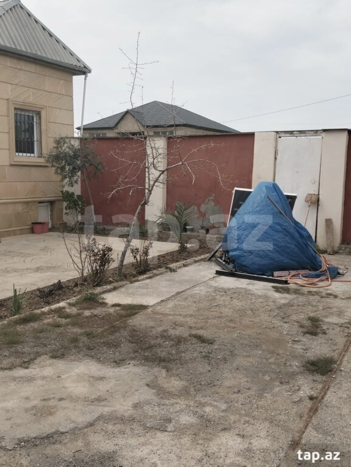 Satılır 5 otaqlı həyət evi