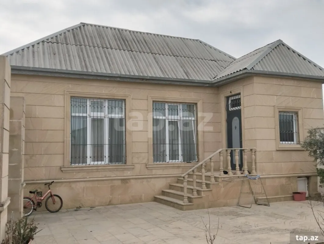 Satılır 5 otaqlı həyət evi