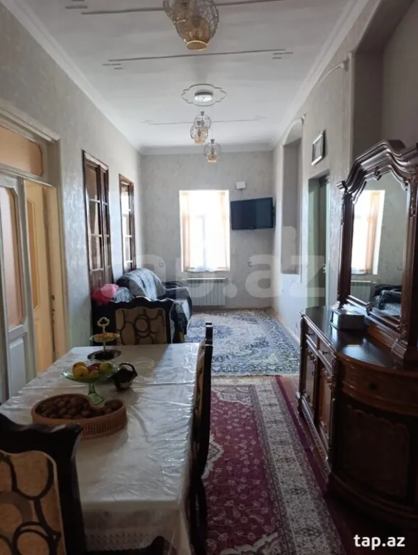 Satılır 5 otaqlı həyət evi