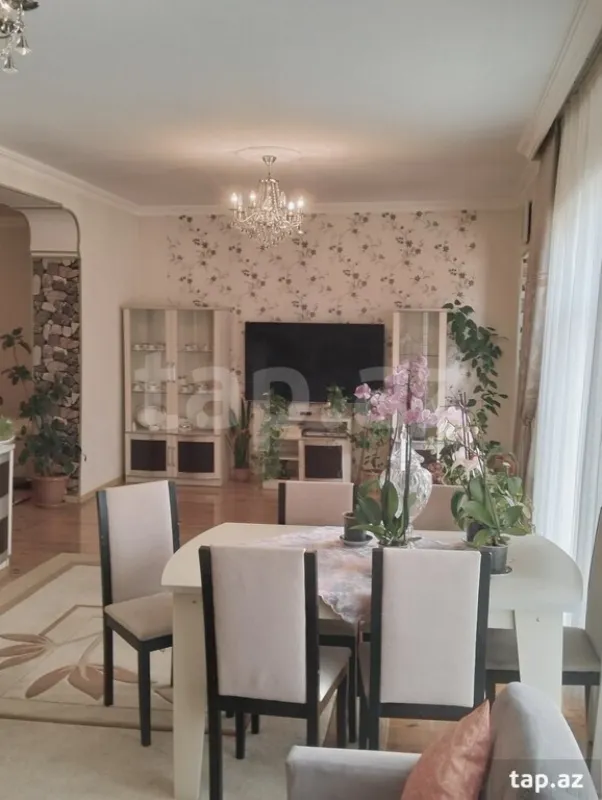 Satılır 5 otaqlı həyət evi