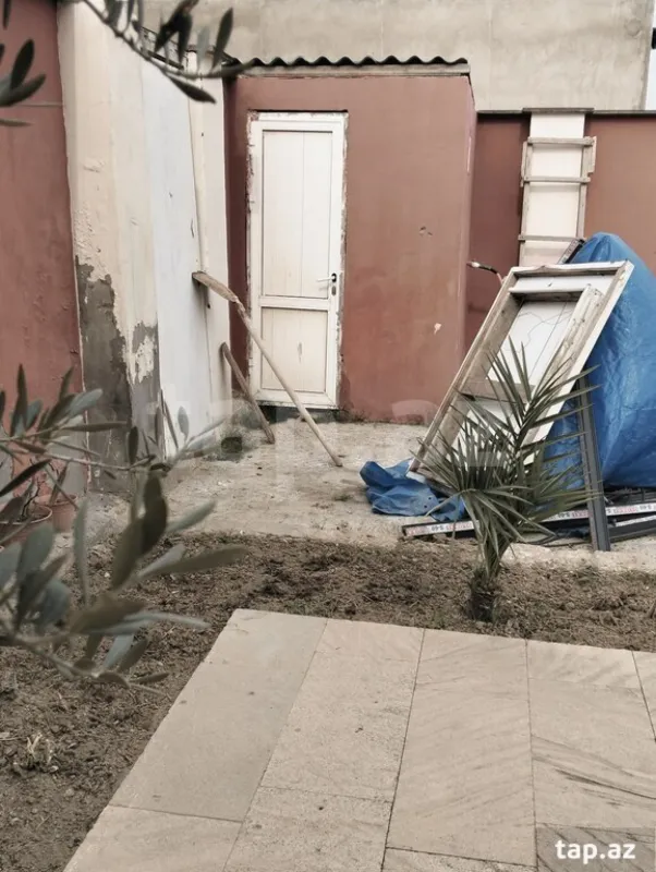 Satılır 5 otaqlı həyət evi