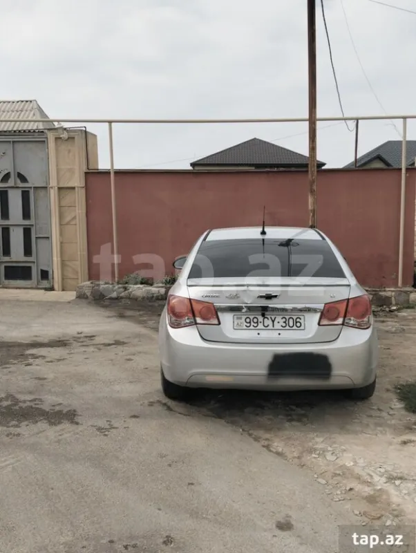 Satılır 5 otaqlı həyət evi