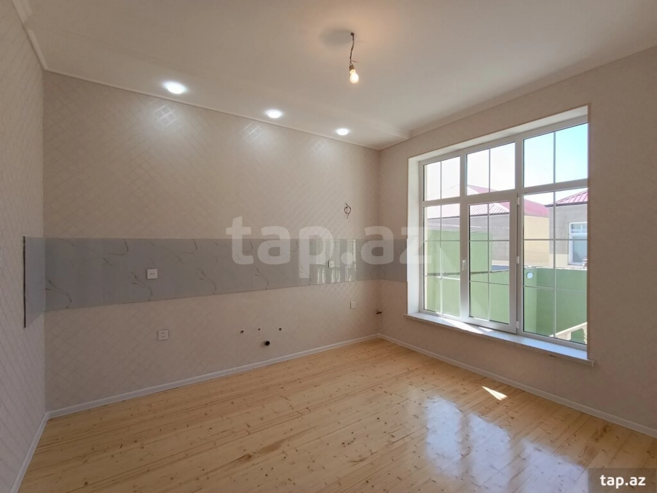 Satılır 4 otaqlı həyət evi