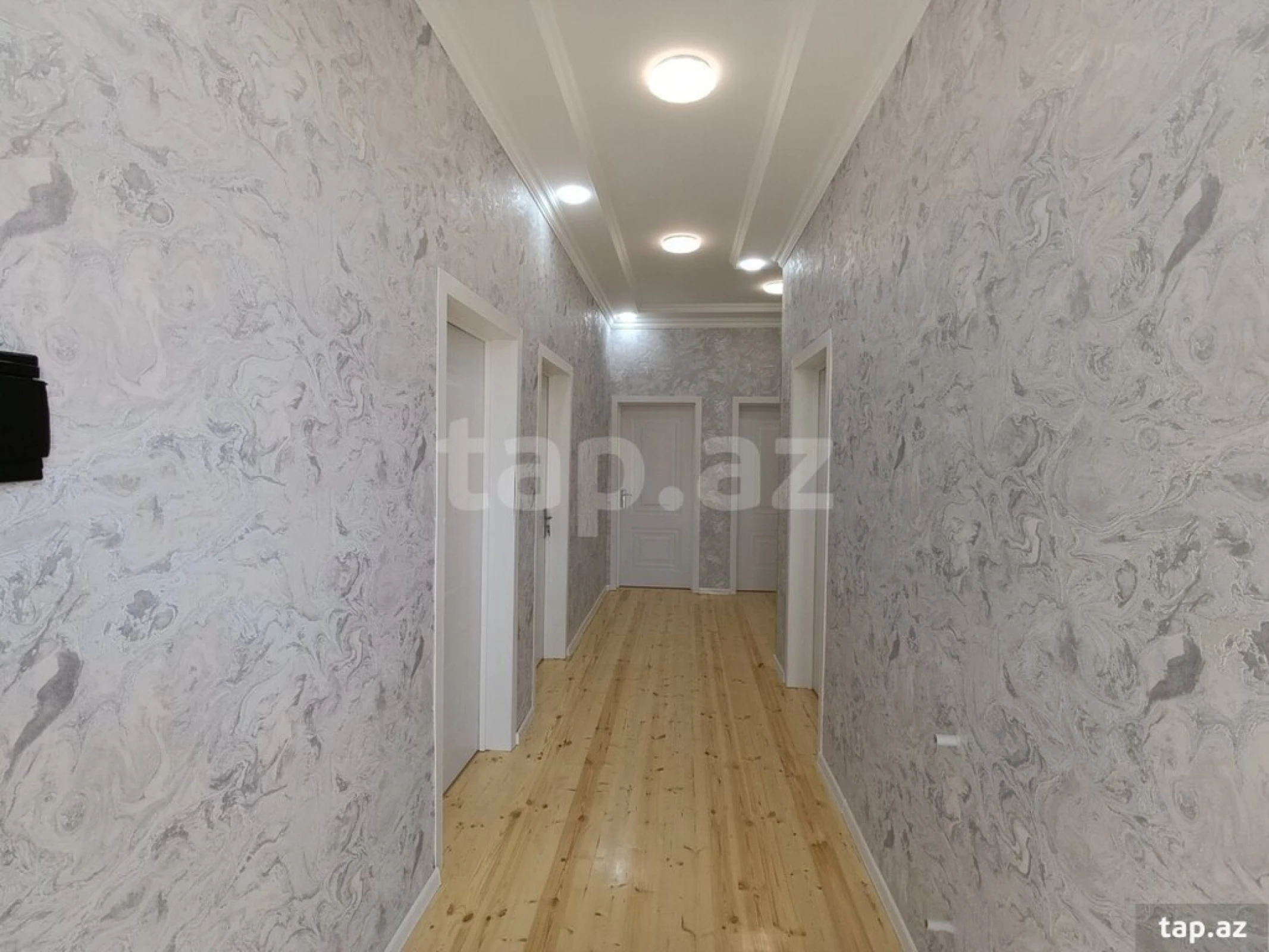 Satılır 4 otaqlı həyət evi