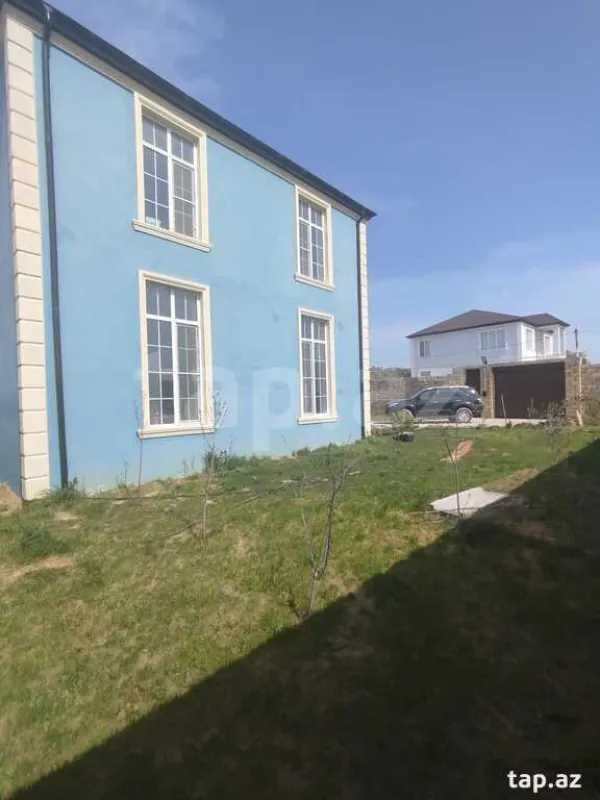 Satılır 5 otaqlı həyət evi