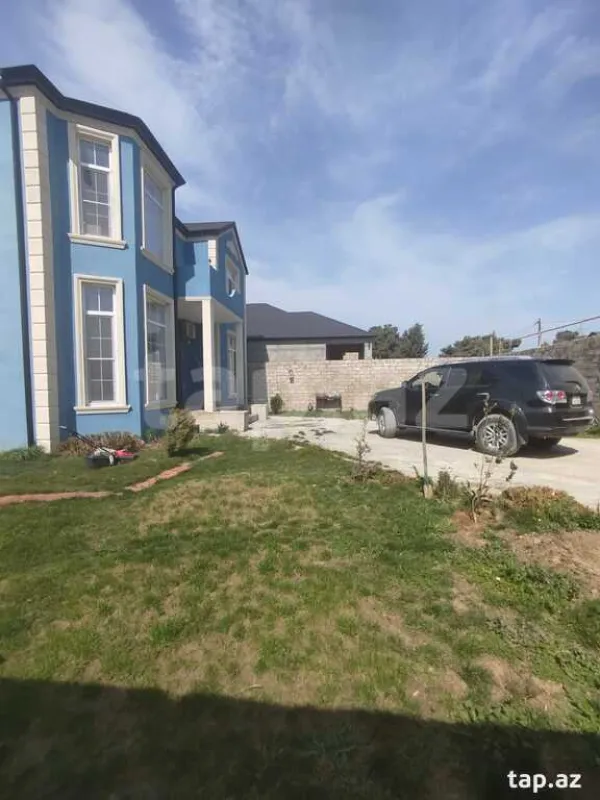 Satılır 5 otaqlı həyət evi