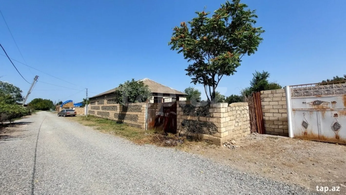Satılır 4 otaqlı həyət evi 150 m²