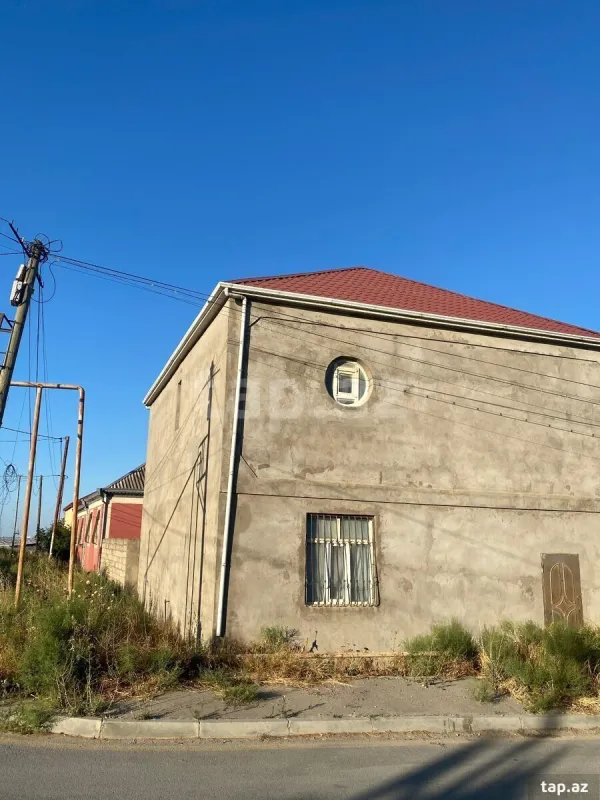 Satılır 5 otaqlı həyət evi