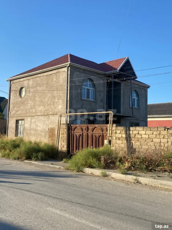 Satılır 5 otaqlı həyət evi