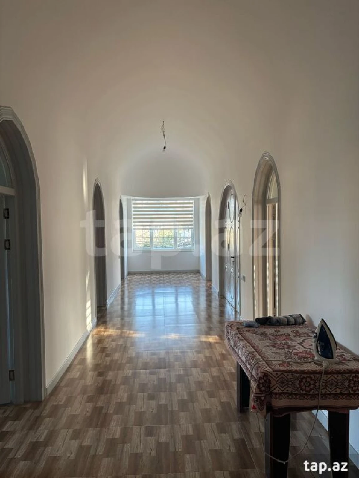 Satılır 8 otaqlı həyət evi