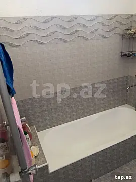 Satılır 8 otaqlı həyət evi